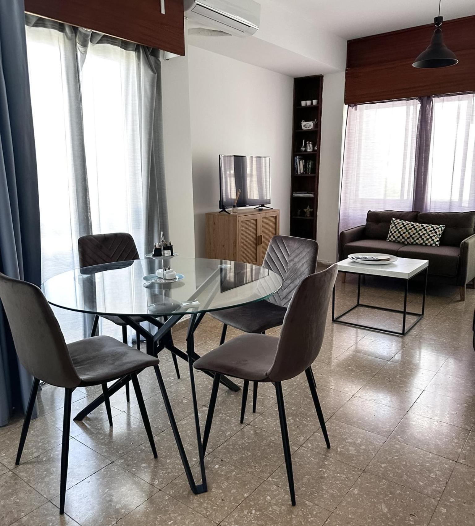 Comfortable Engomi Apartment Nikosia Bagian luar foto