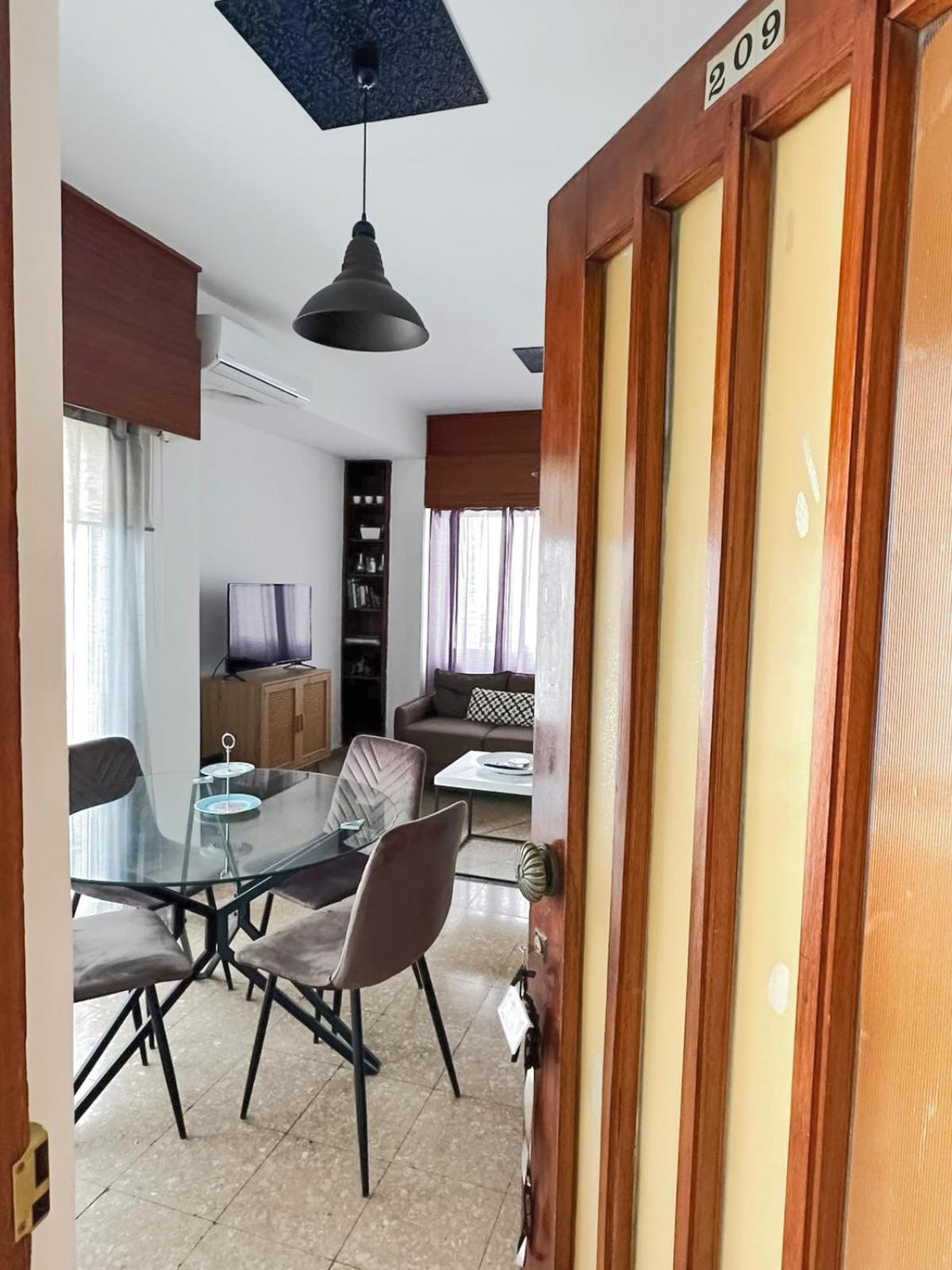 Comfortable Engomi Apartment Nikosia Bagian luar foto